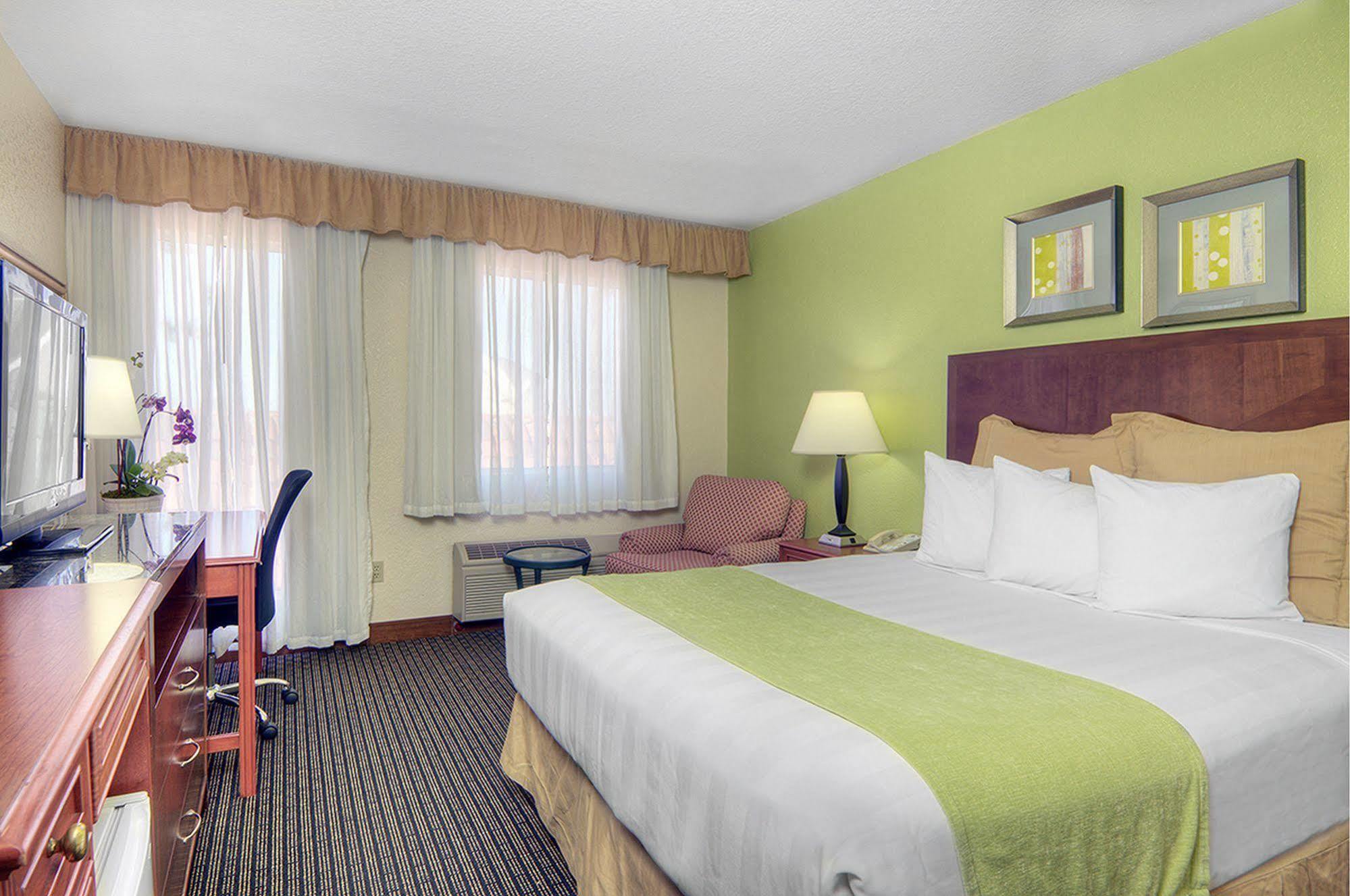 Los Prados Hotel San Mateo Extérieur photo